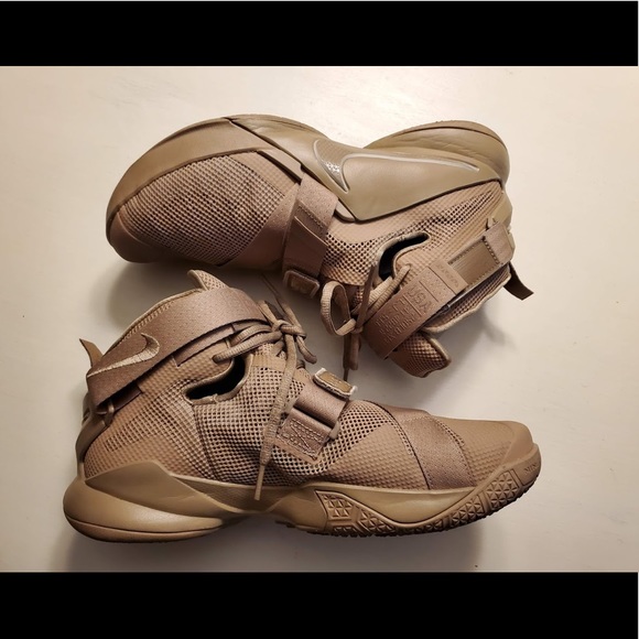 LEBRON SOLDIER IX DESERT CAMO - Picture 2 of 4